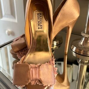 BEAUTIFUL  SATIN. SHOES ❤️